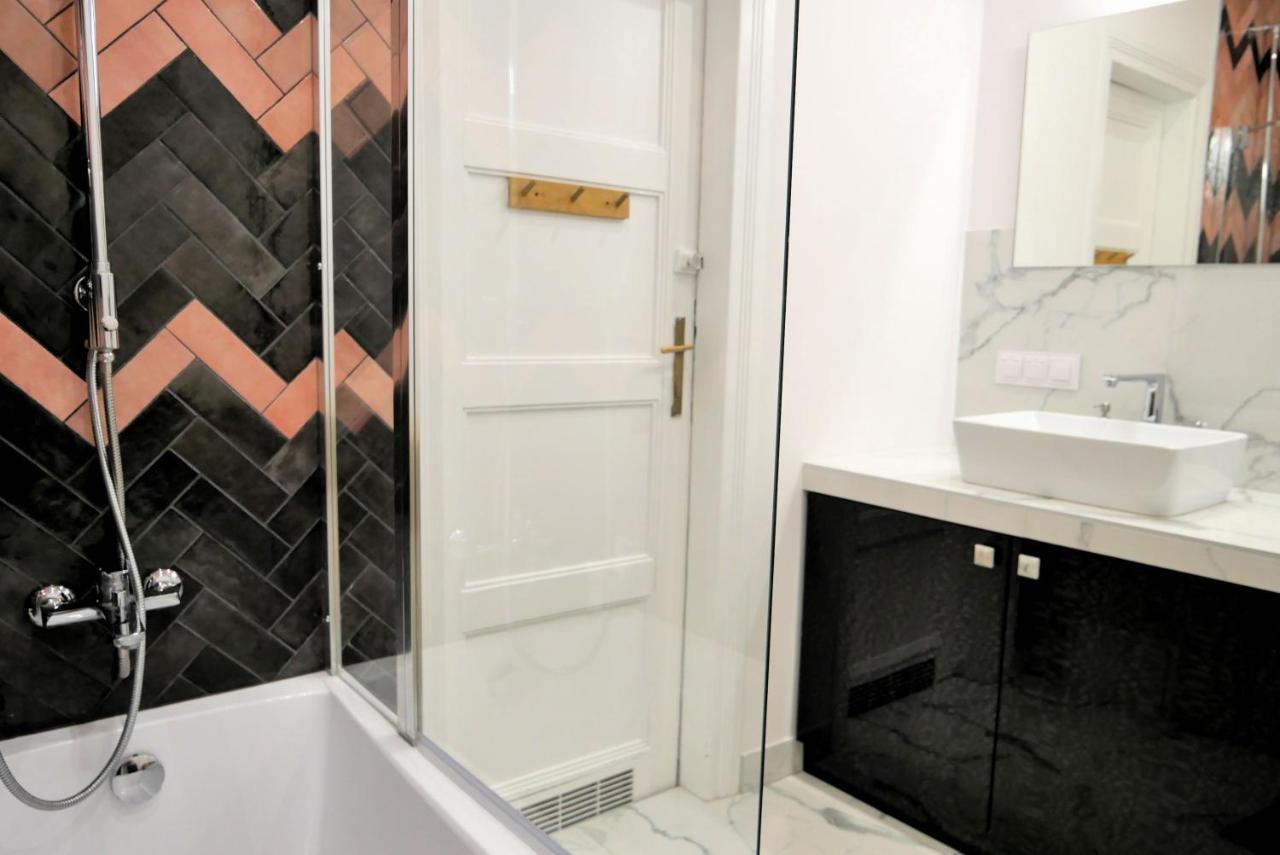 Tenement Apartment 90M2 City Center クラクフ エクステリア 写真