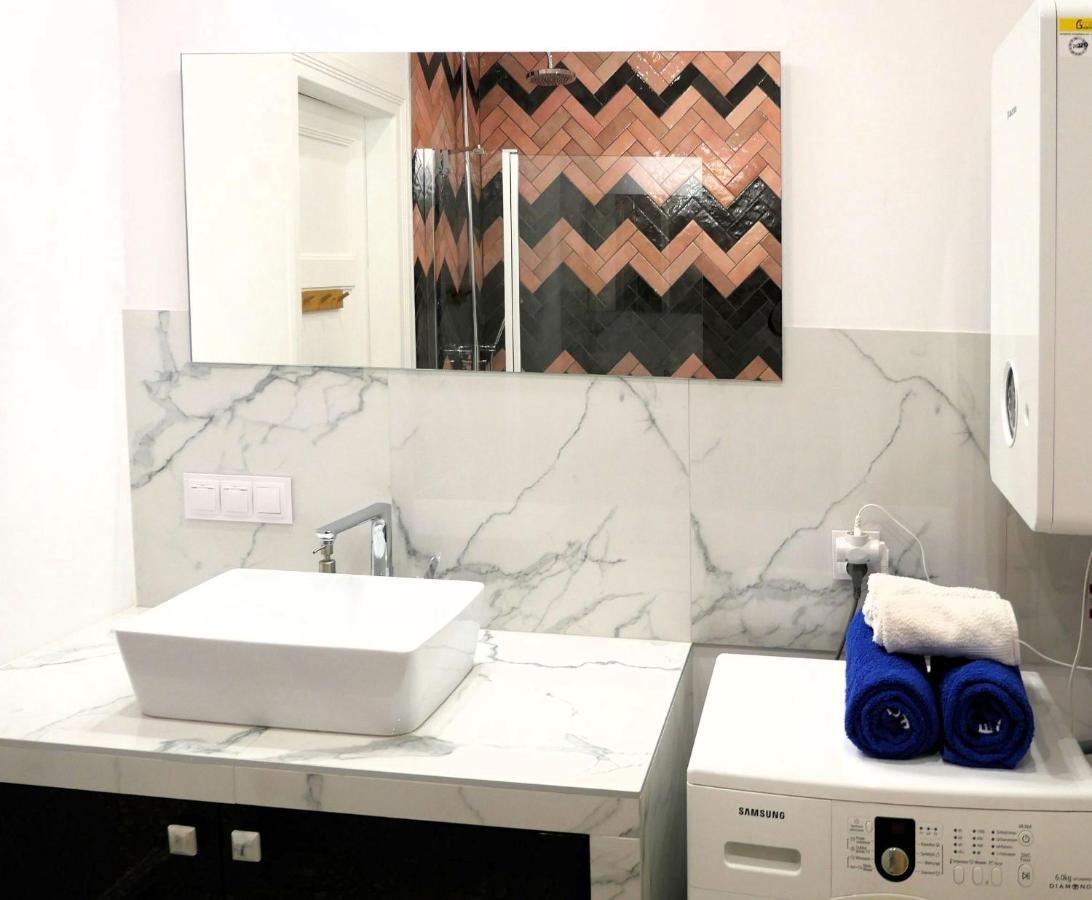 Tenement Apartment 90M2 City Center クラクフ エクステリア 写真